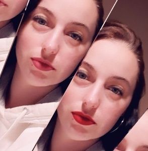 Meet your Posher, Danyela